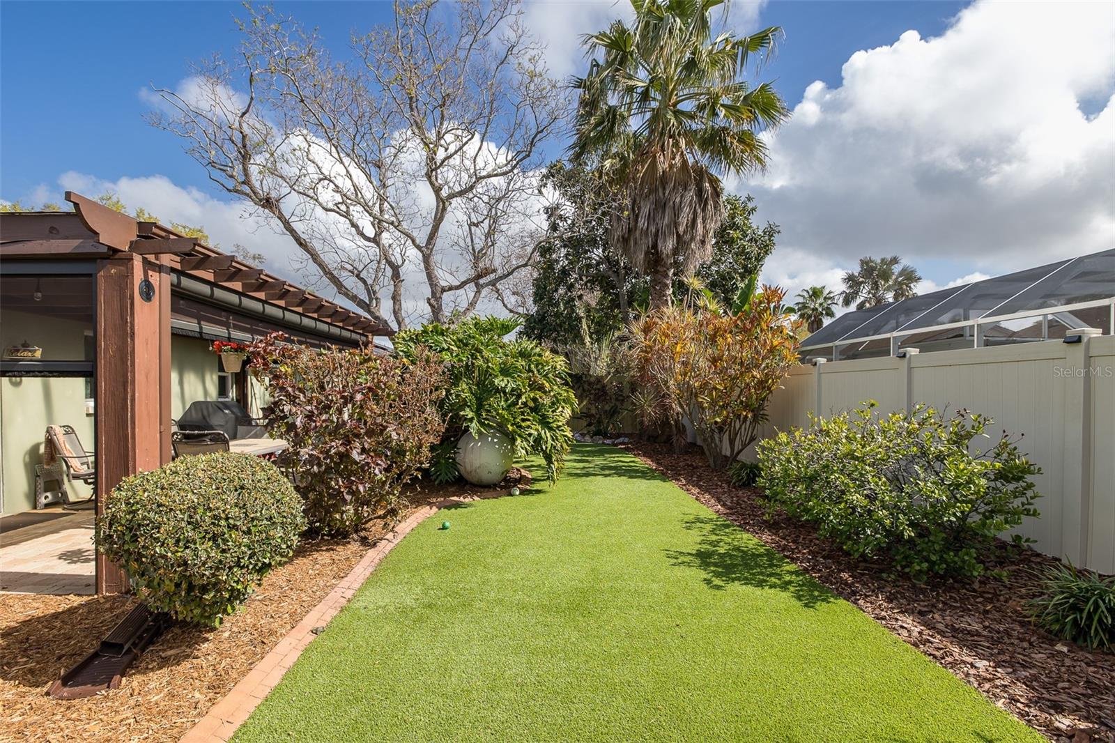 Image 34 of 51 For 1363 Overlea Drive