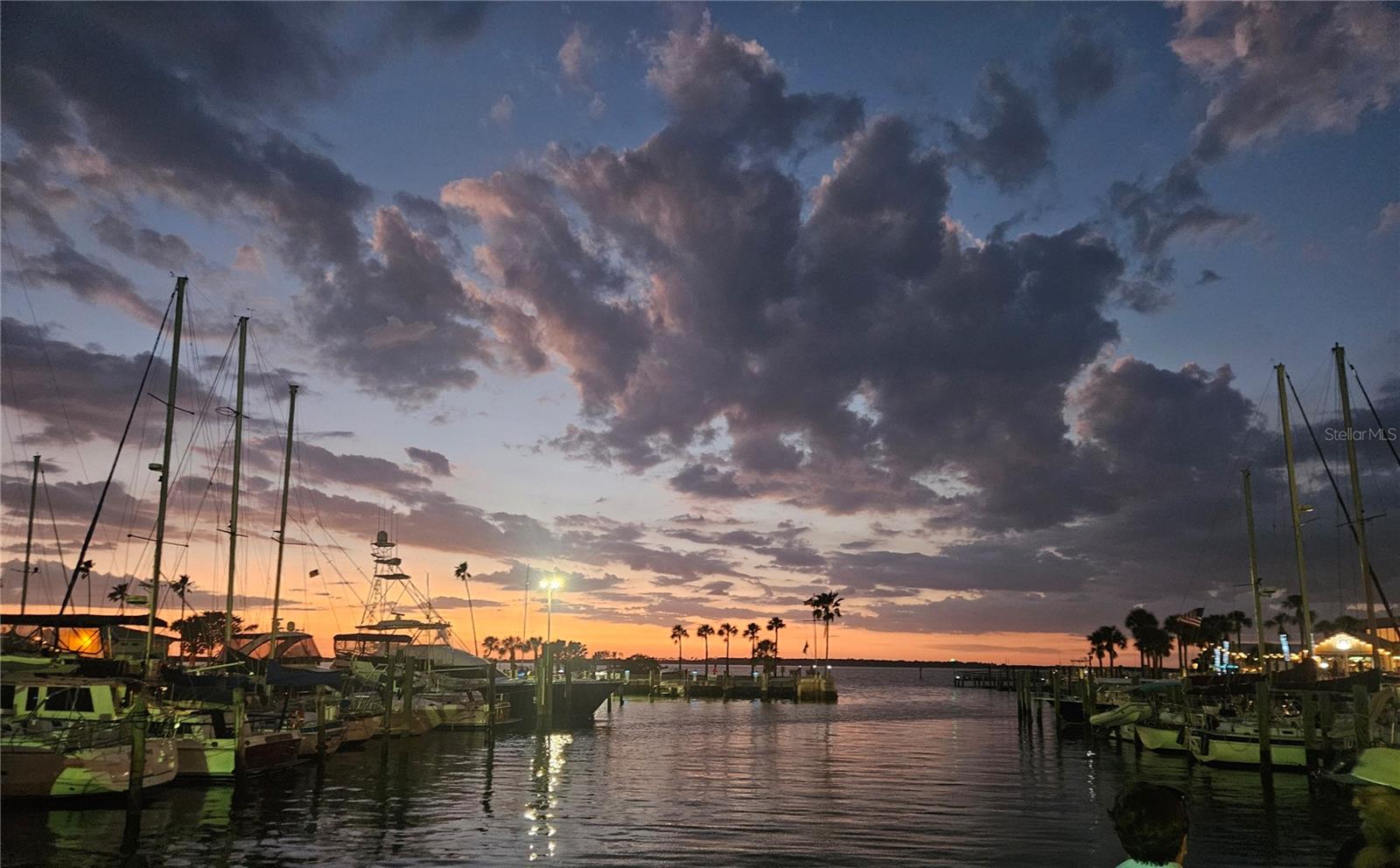 Image 45 of 51 For 1363 Overlea Drive