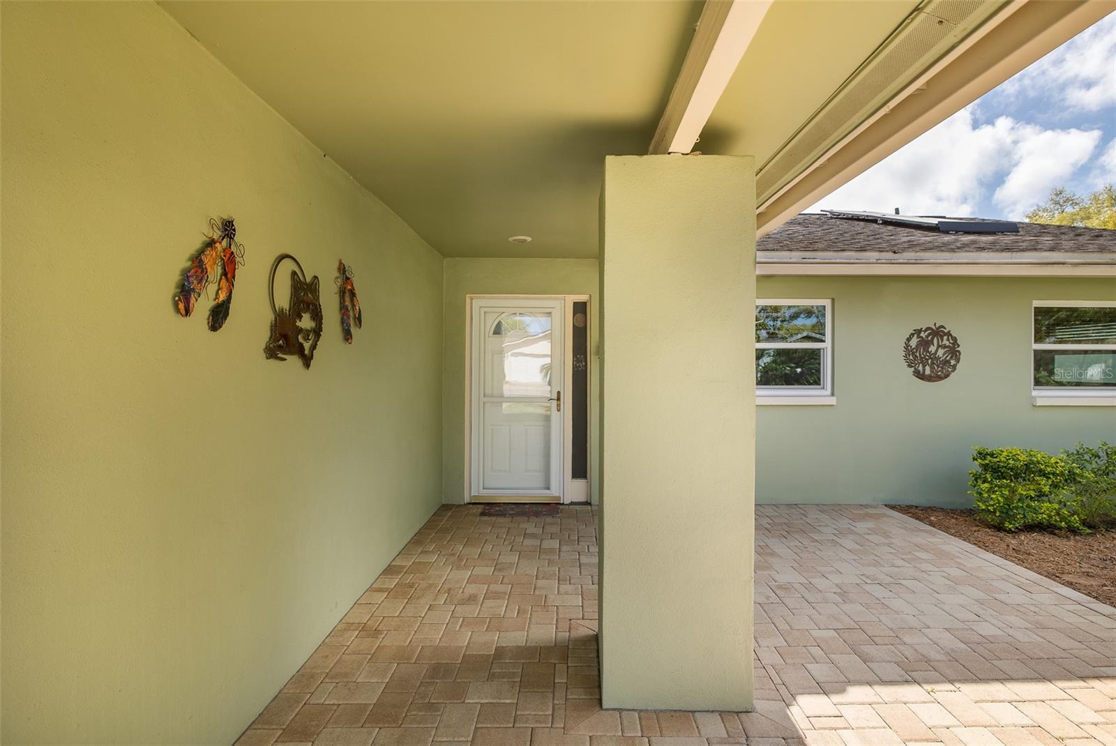 Image 7 of 51 For 1363 Overlea Drive