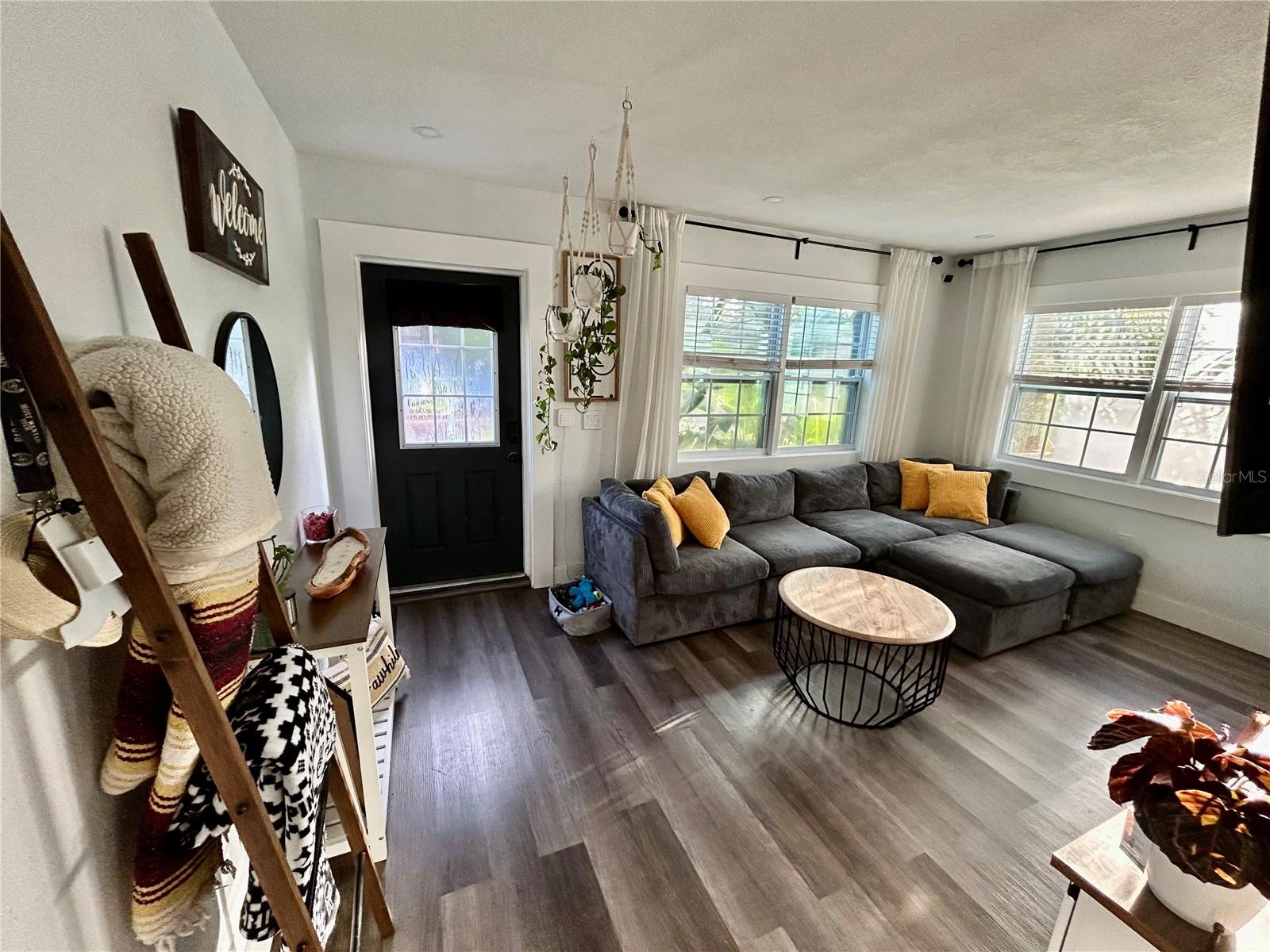 Image 2 of 18 For 3550 2nd Avenue S