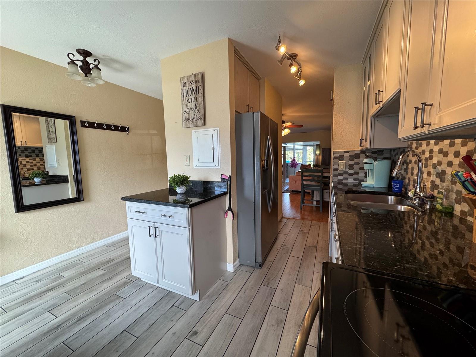 Image 5 of 25 For 500 Glennes Lane 107