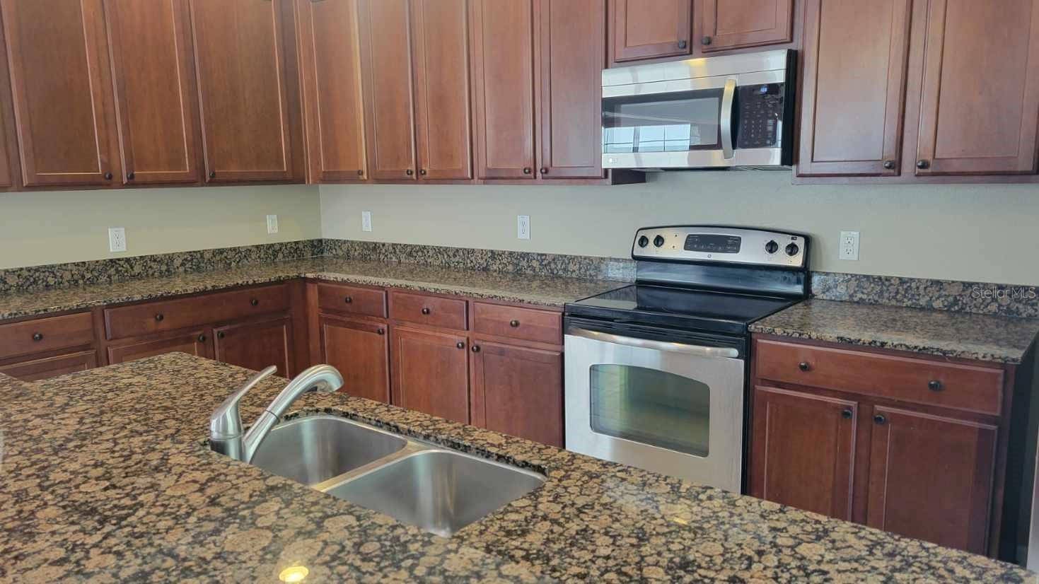 Image 8 of 15 For 1443 Hillview Lane