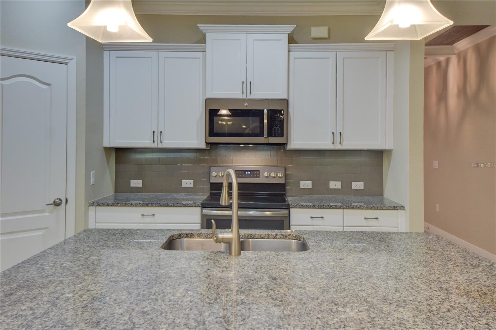 Image 12 of 39 For 7408 Ridgelake Circle