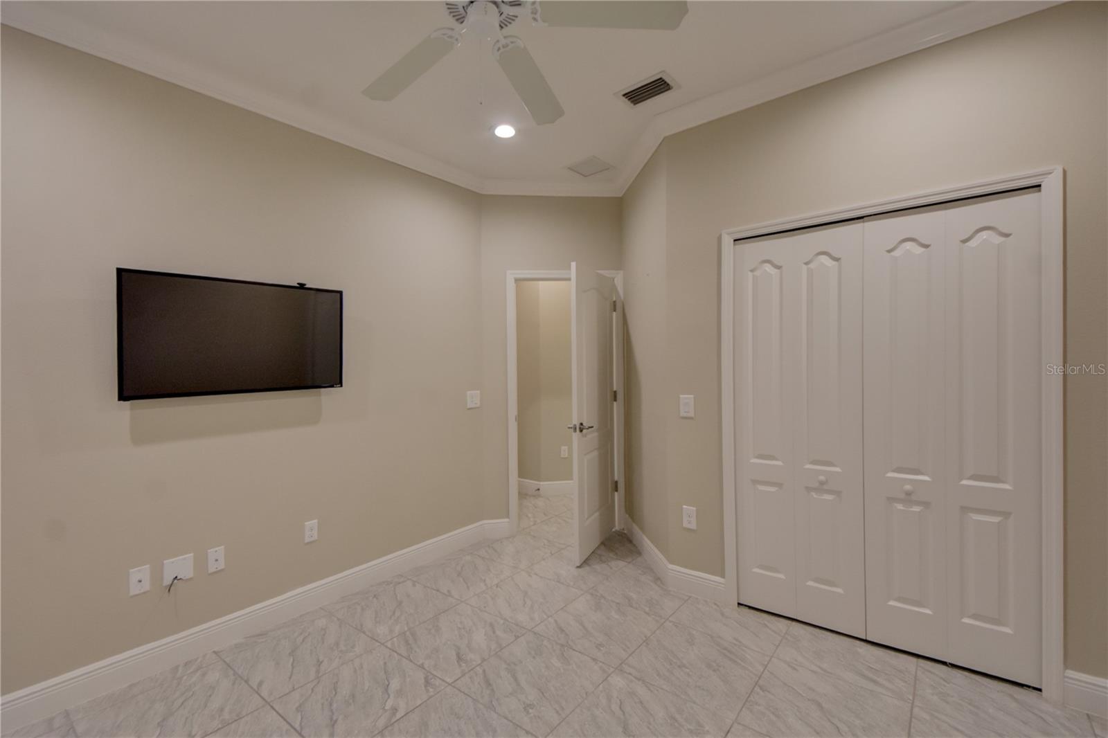 Image 33 of 39 For 7408 Ridgelake Circle