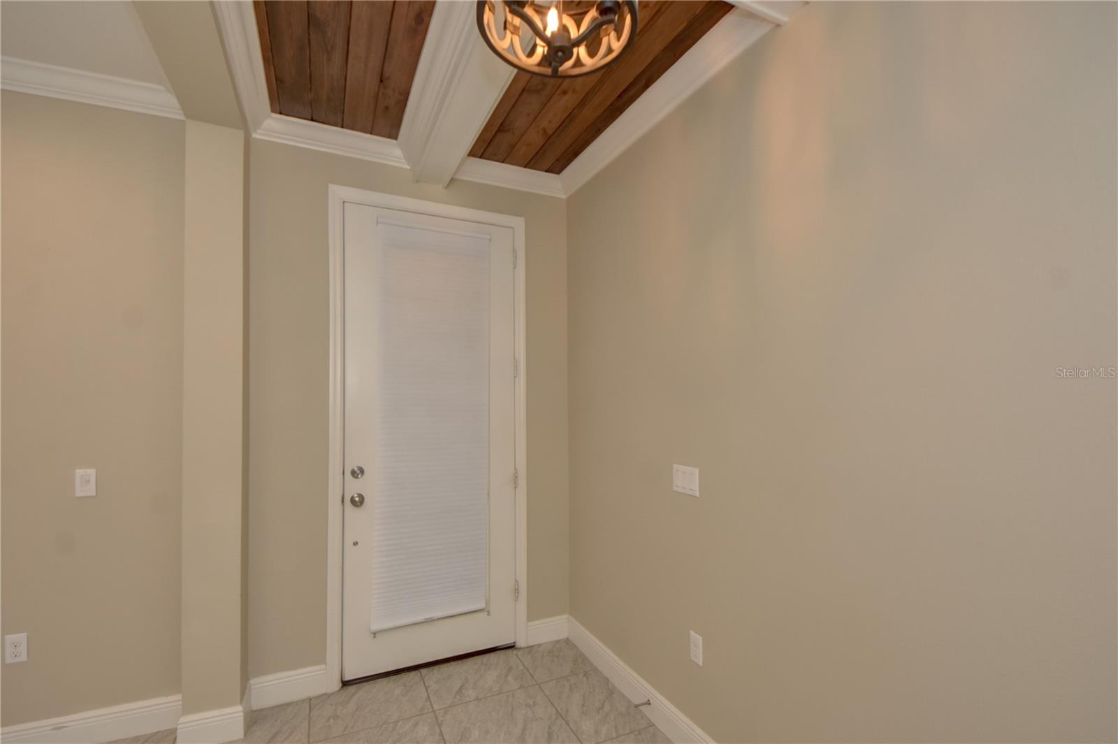 Image 5 of 39 For 7408 Ridgelake Circle