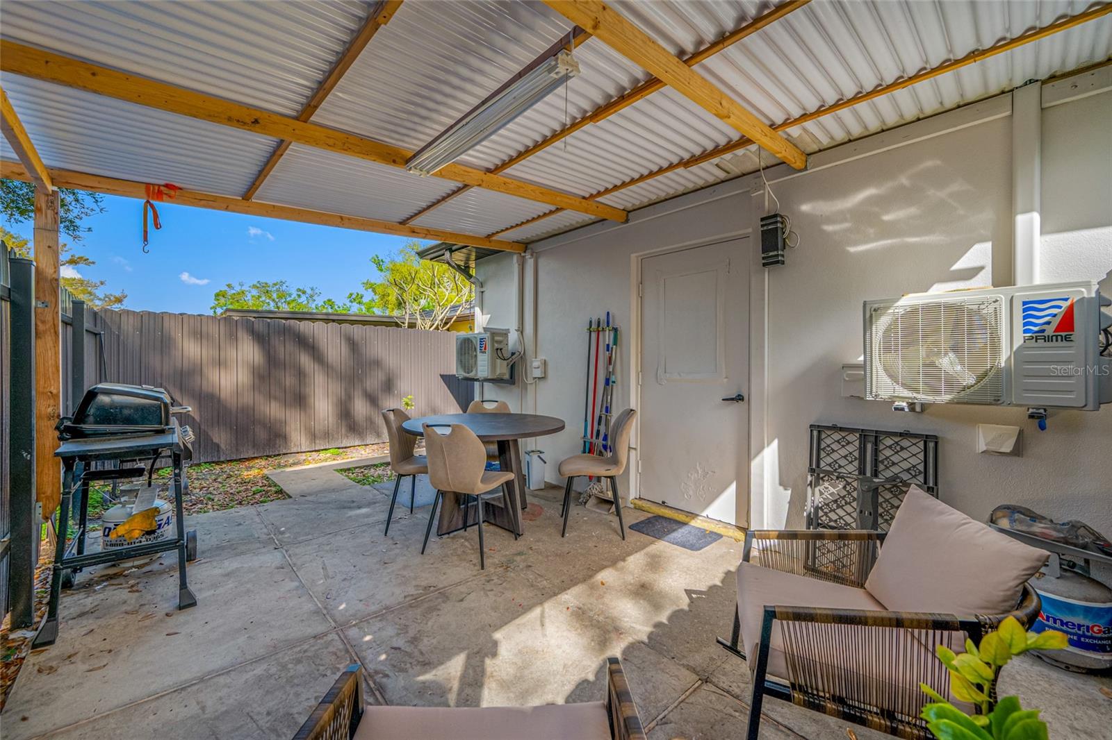 Image 11 of 49 For 2814 Powhatan Avenue