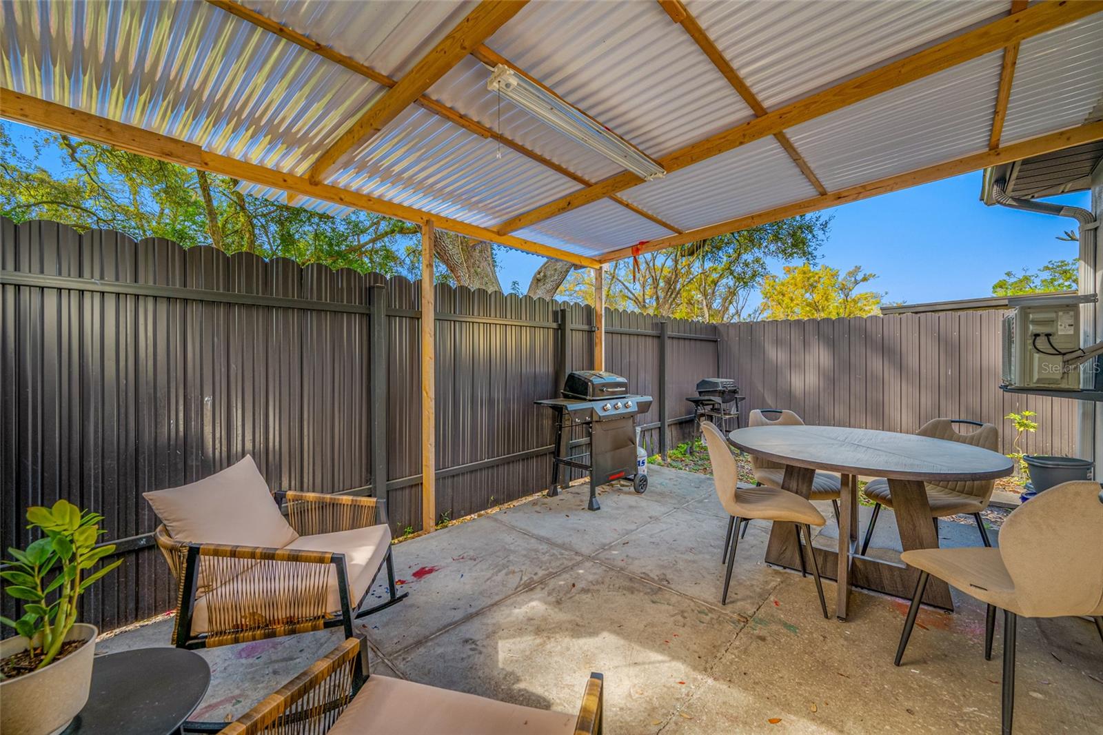 Image 12 of 49 For 2814 Powhatan Avenue