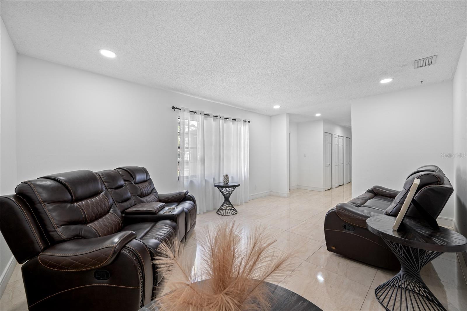 Image 18 of 49 For 2814 Powhatan Avenue