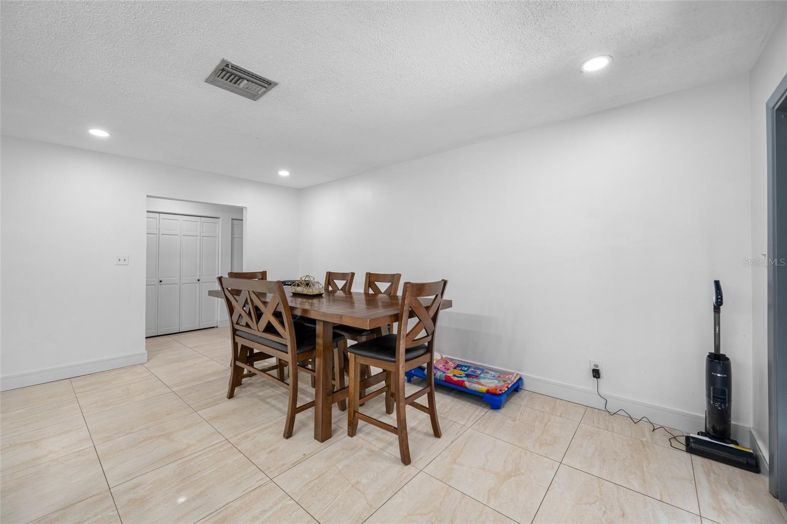 Image 39 of 49 For 2814 Powhatan Avenue