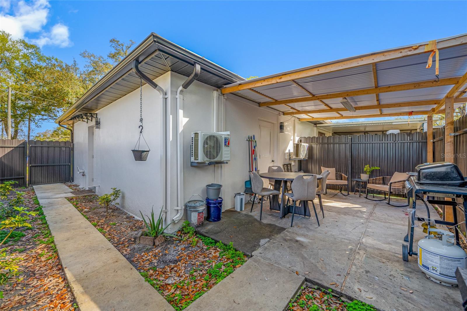 Image 9 of 49 For 2814 Powhatan Avenue