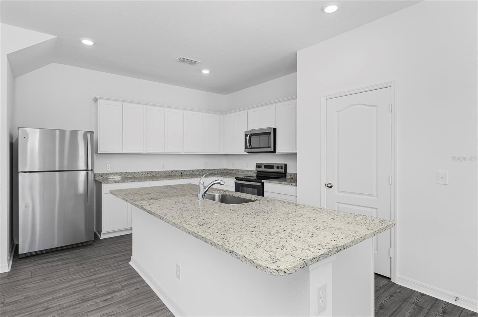 Image 3 of 20 For 559 Bay Leaf Drive