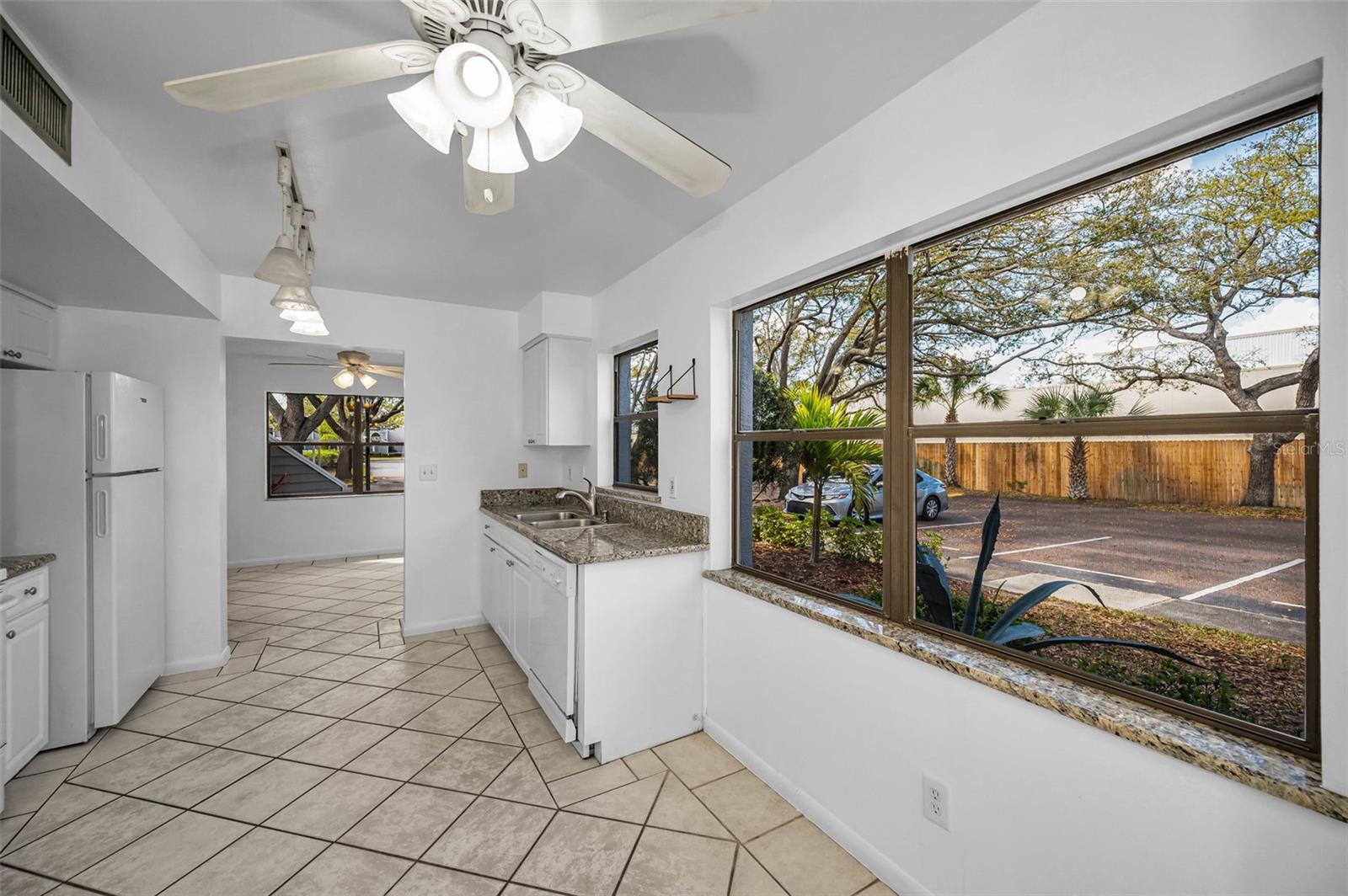 Image 13 of 33 For 10626 Longwood Drive 102