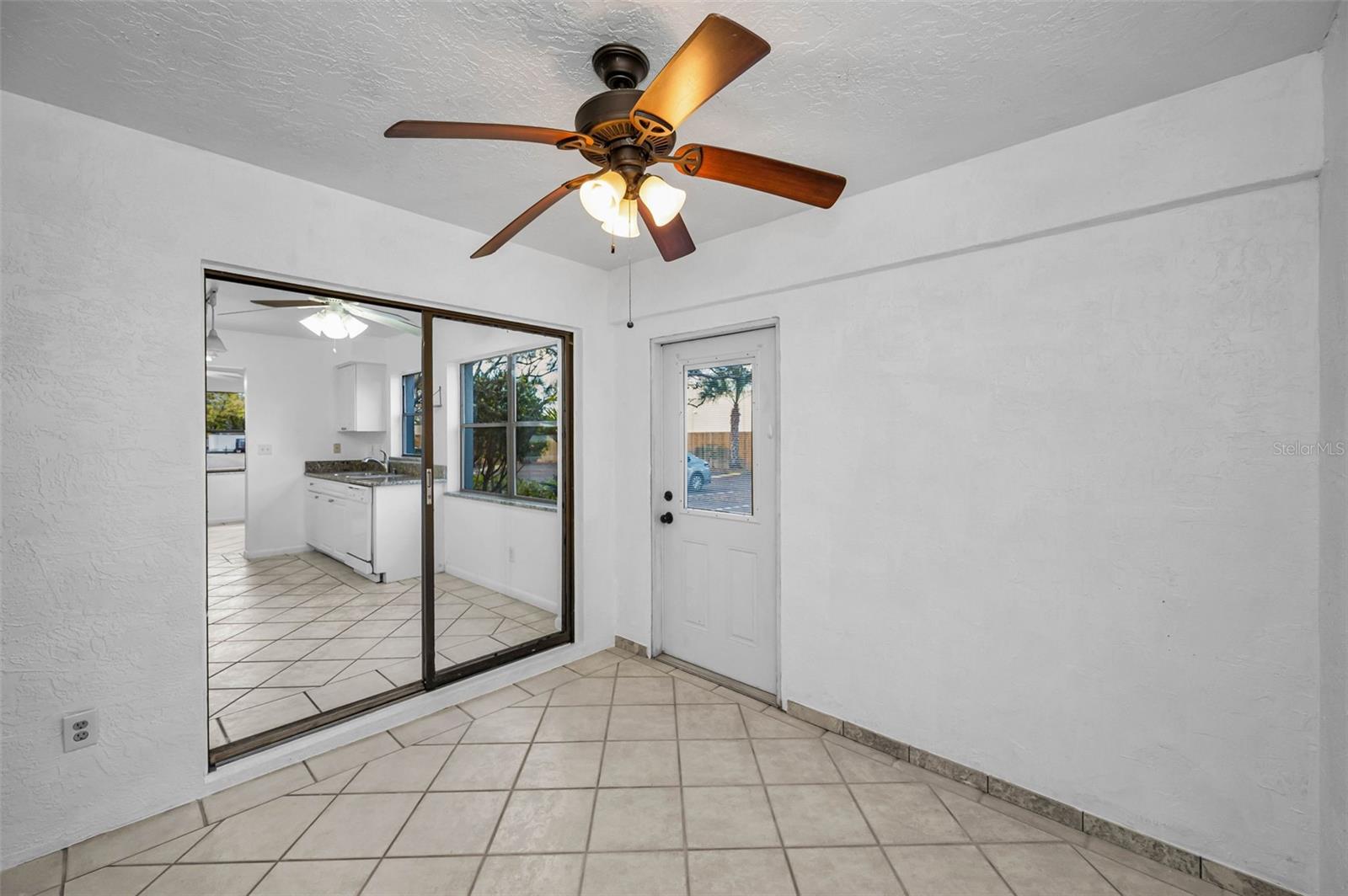 Image 15 of 33 For 10626 Longwood Drive 102