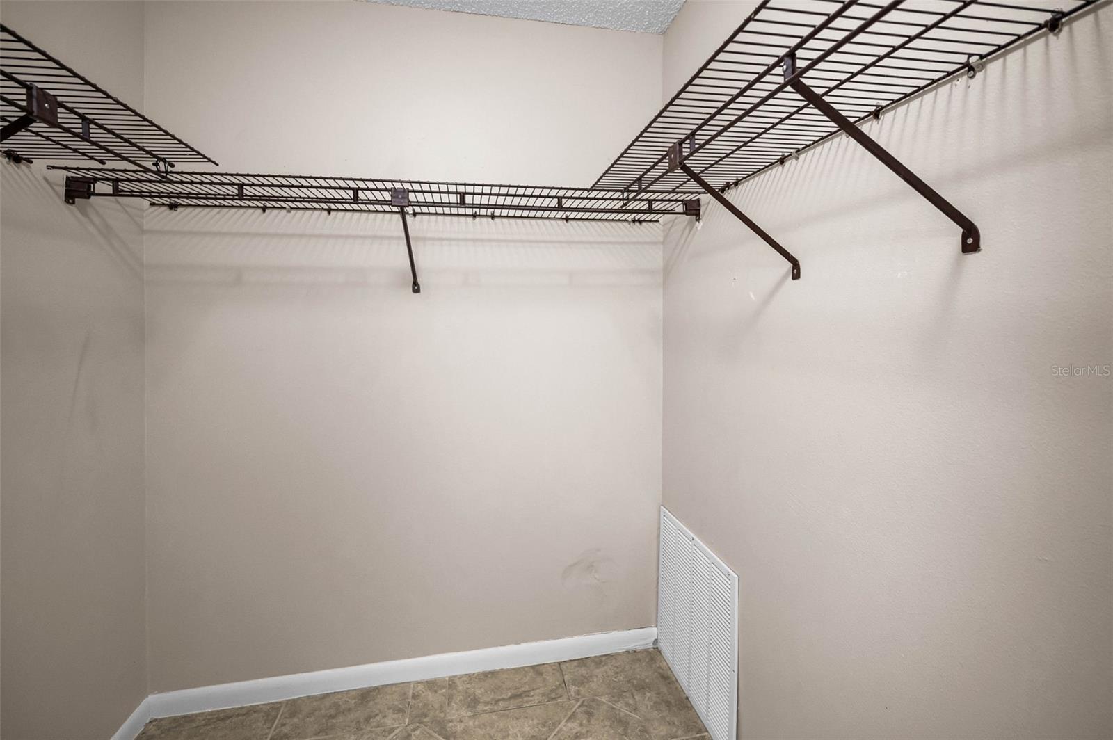 Image 19 of 33 For 10626 Longwood Drive 102