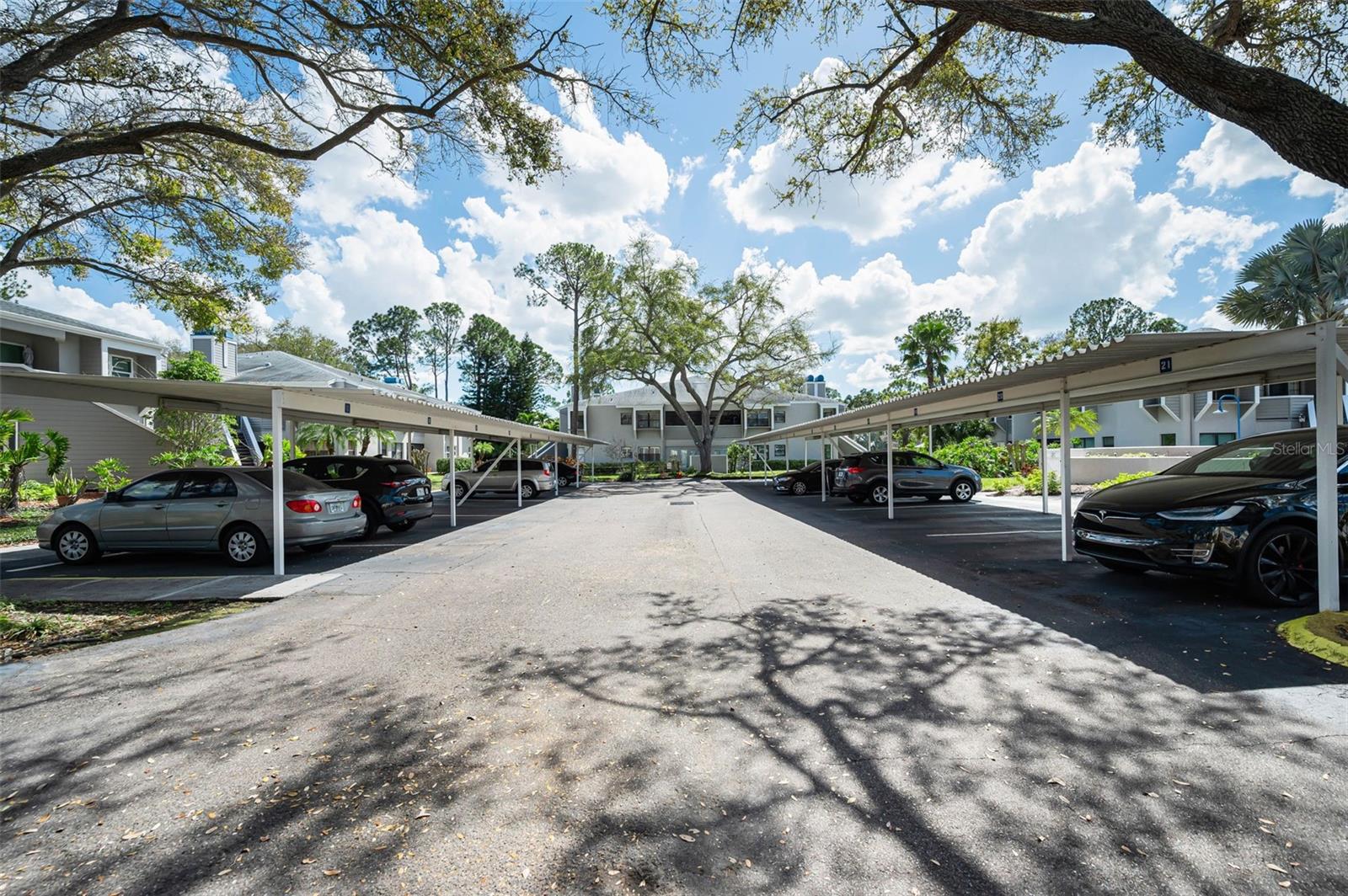 Image 24 of 33 For 10626 Longwood Drive 102