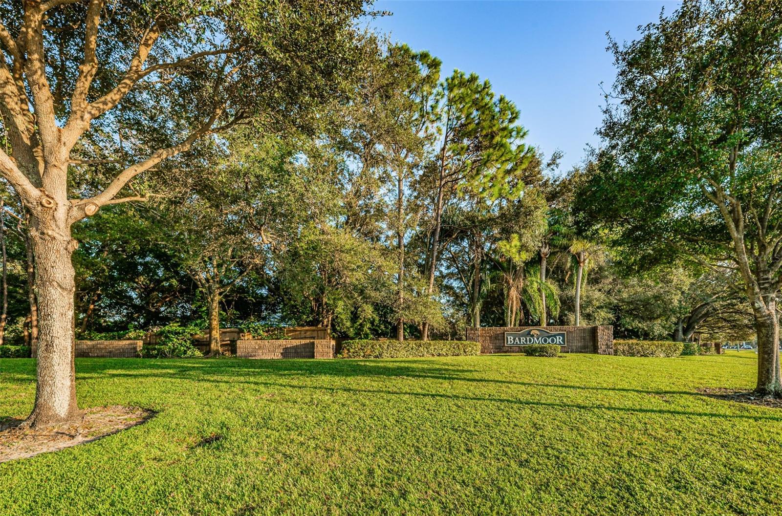 Image 31 of 33 For 10626 Longwood Drive 102