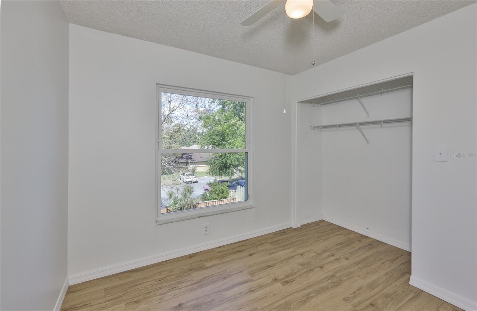 Listing photo id 21 for 14805 Lake Forest Drive