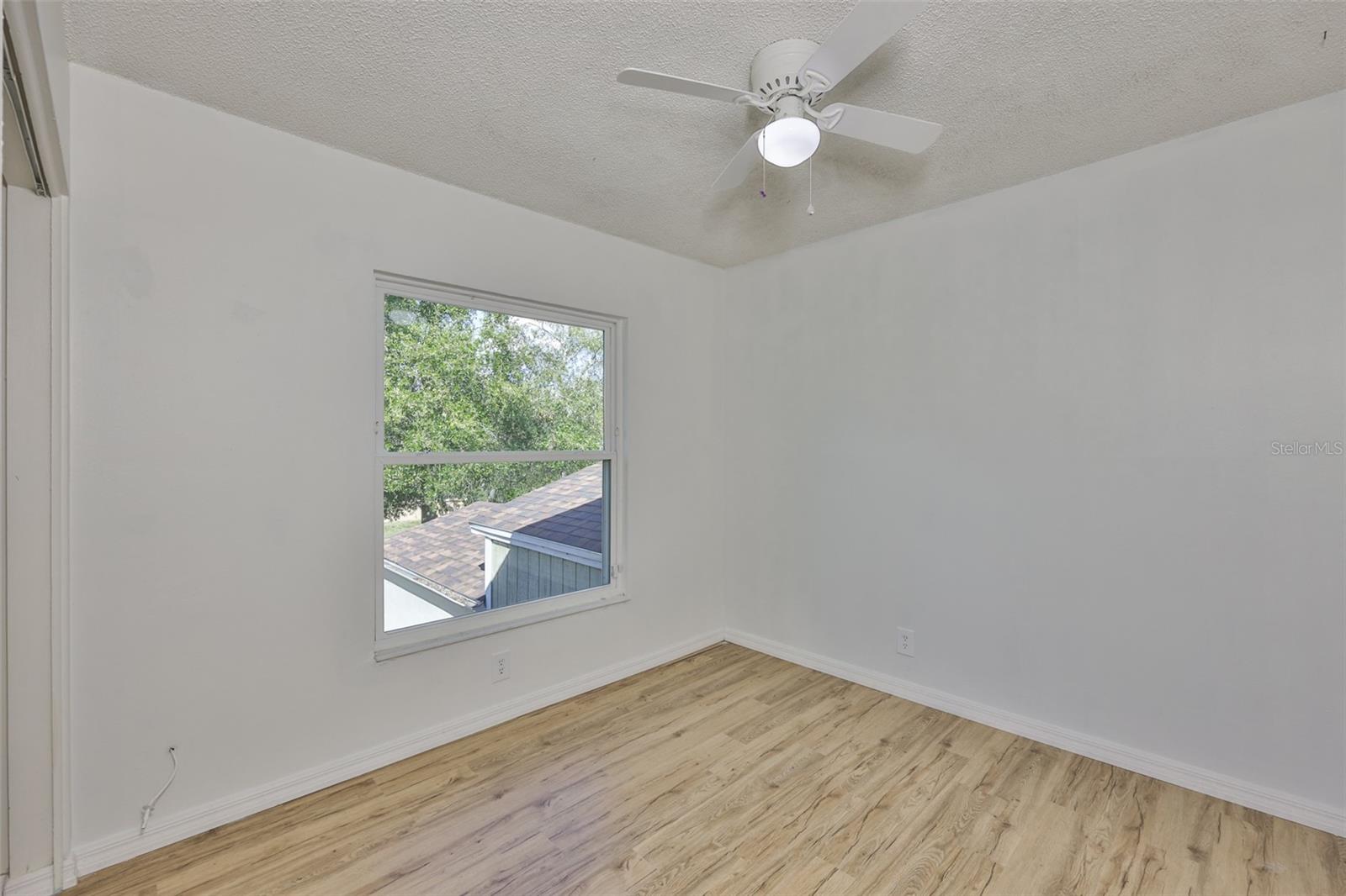 Listing photo id 23 for 14805 Lake Forest Drive