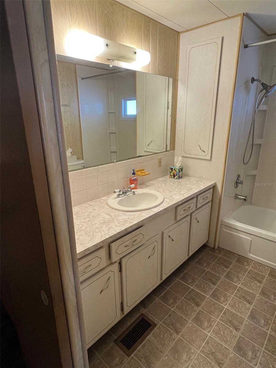 Image 17 of 24 For 19 Pindo Palm Street W