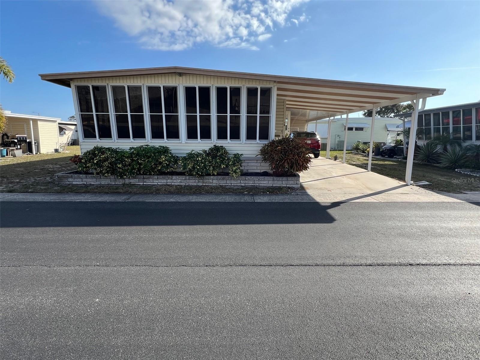 Image 2 of 24 For 19 Pindo Palm Street W