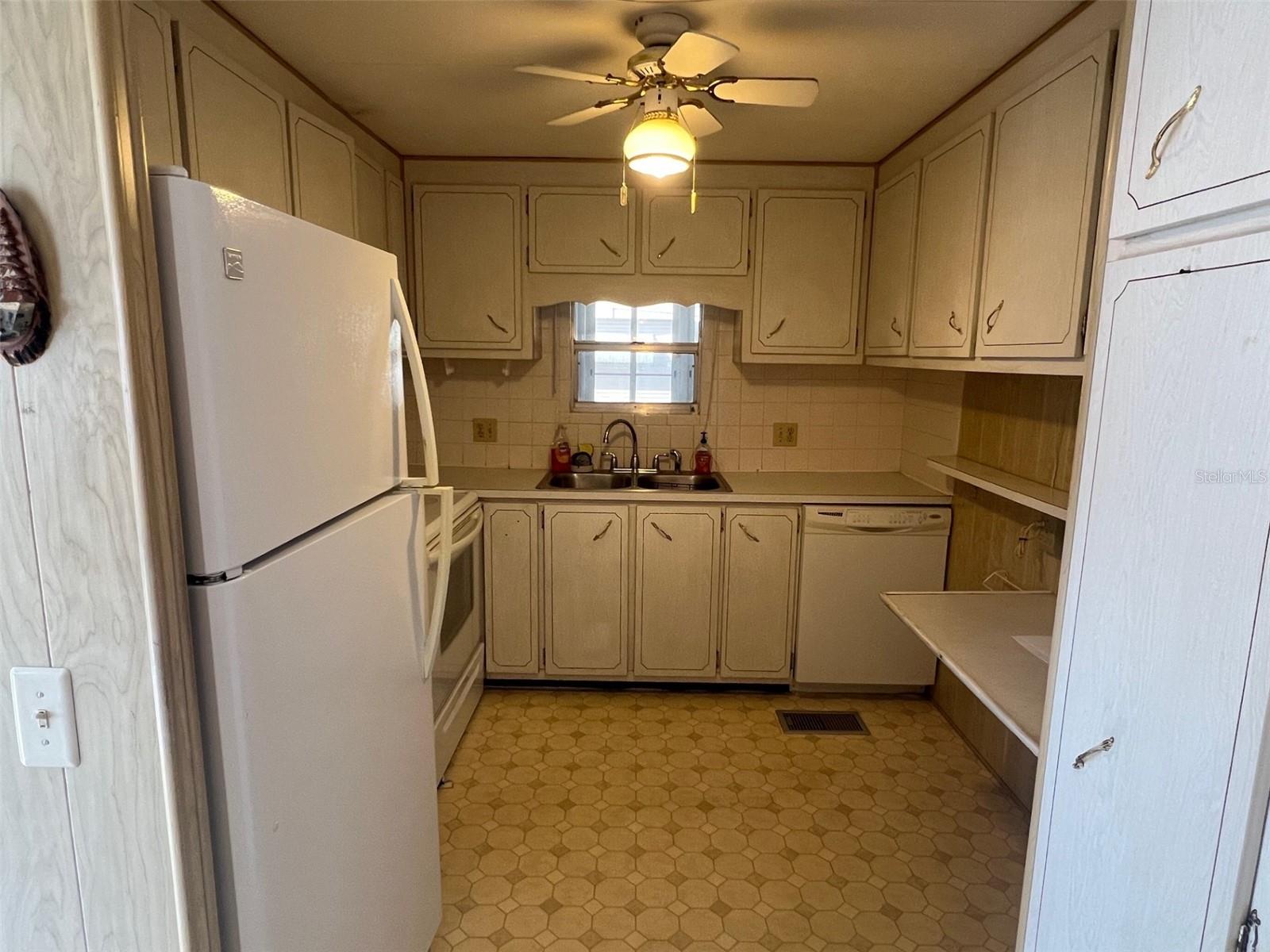 Image 5 of 24 For 19 Pindo Palm Street W