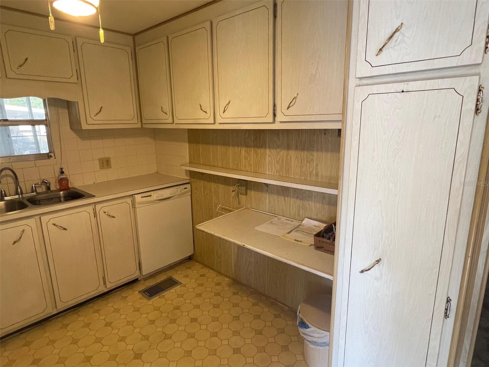 Image 7 of 24 For 19 Pindo Palm Street W