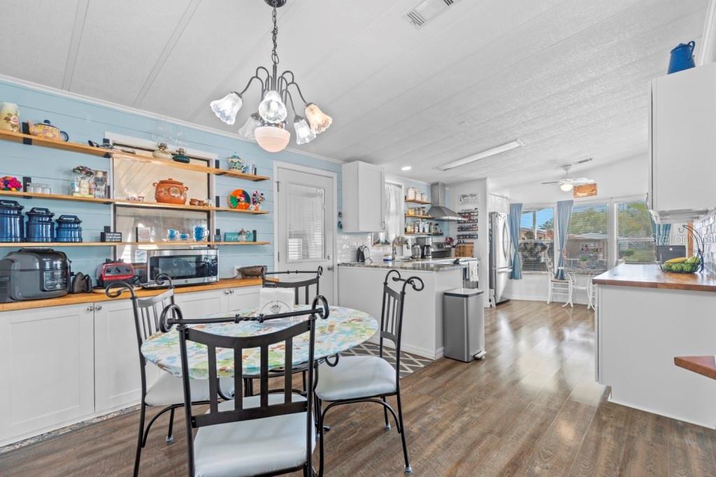 Image 4 of 23 For 35057 Mcculloughs Leap