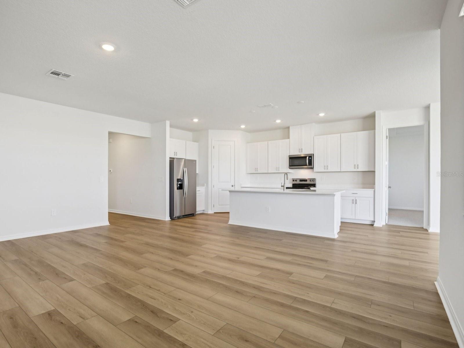 Image 3 of 14 For 13220 Shellmore Avenue