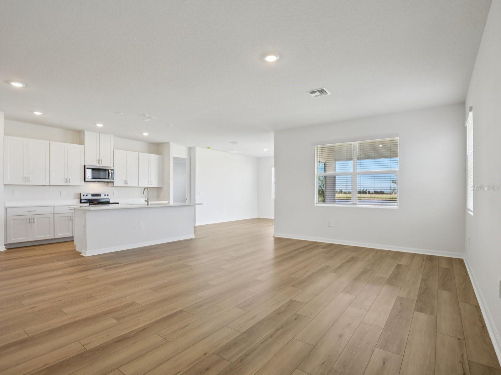 Image 4 of 14 For 13220 Shellmore Avenue