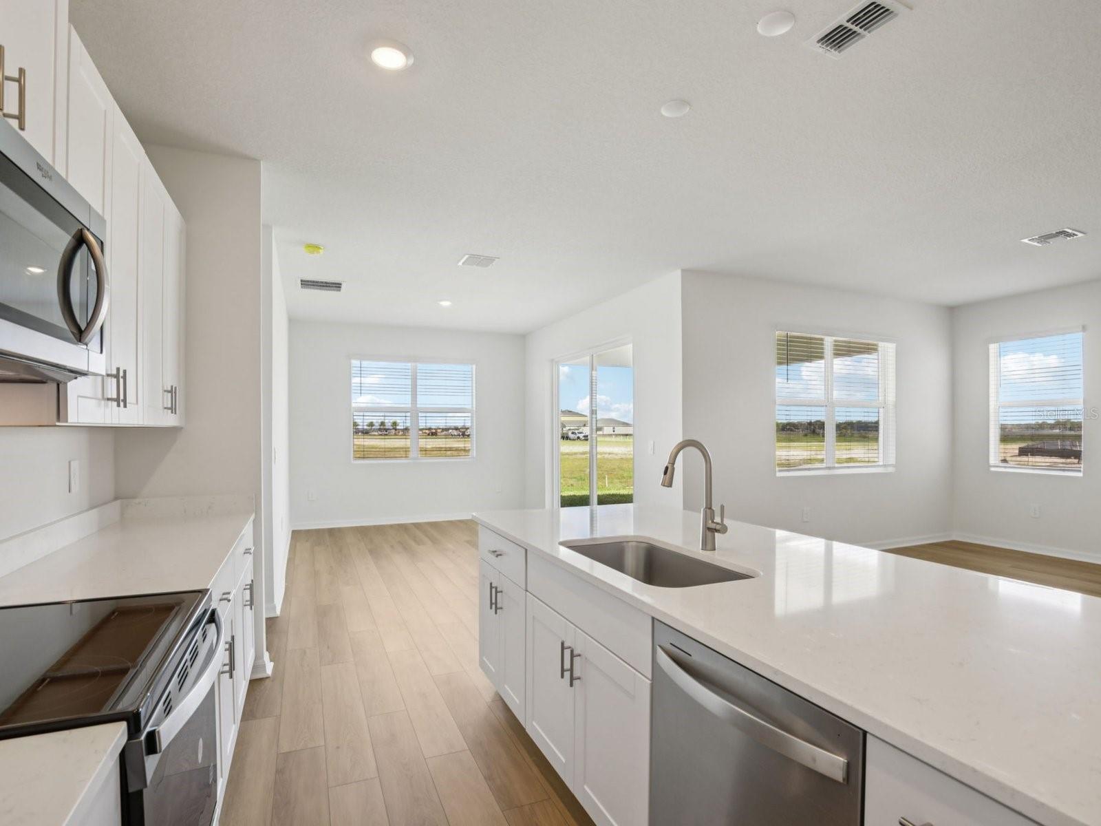 Image 6 of 14 For 13220 Shellmore Avenue