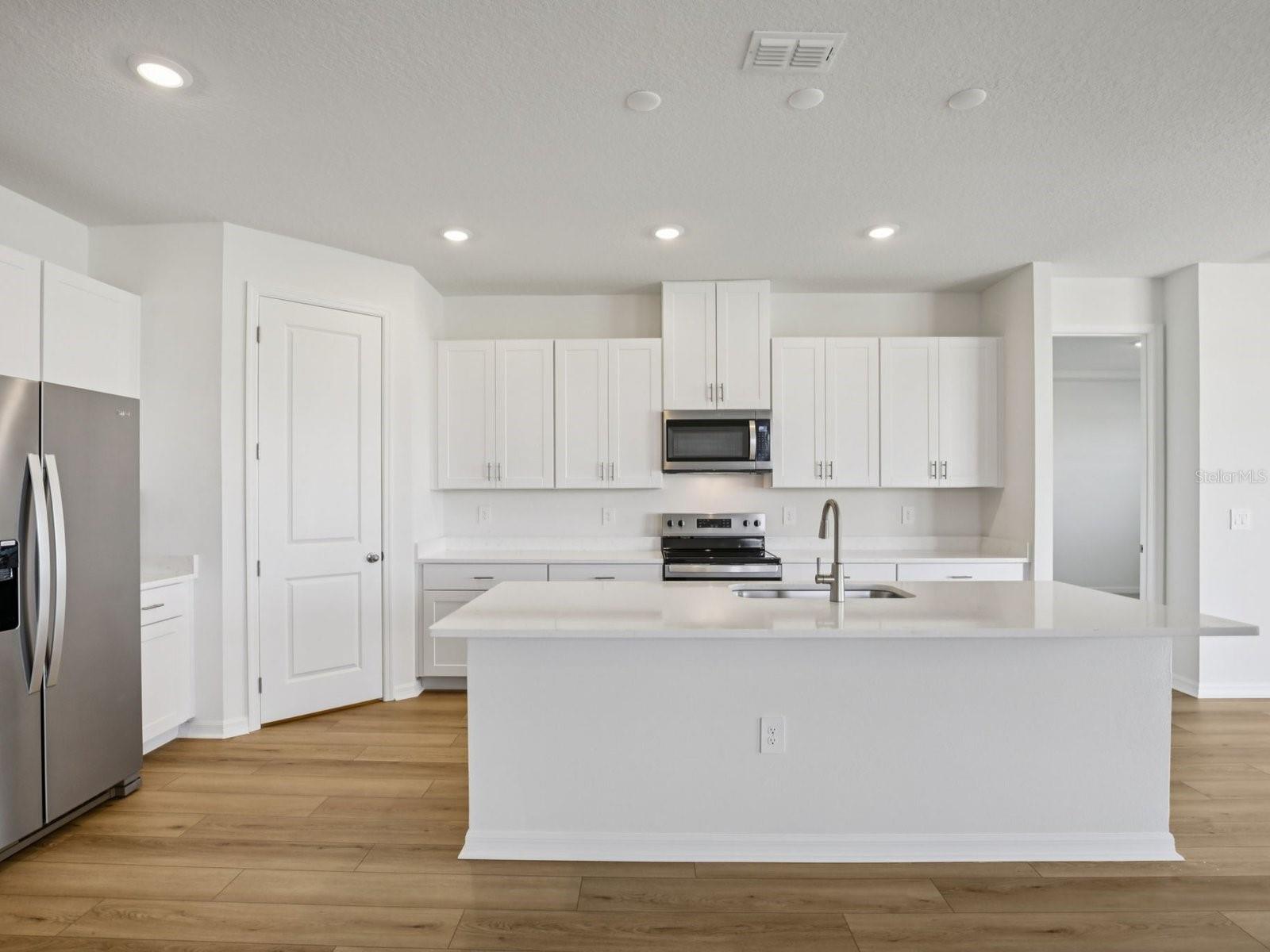 Image 7 of 14 For 13220 Shellmore Avenue