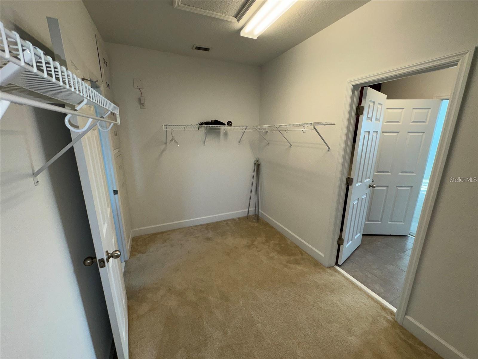 Image 27 of 47 For 11832 Cross Vine Drive