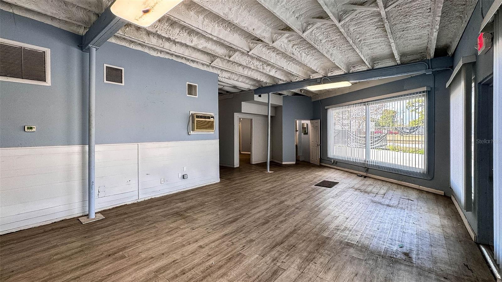 Image 14 of 40 For 415 Angle Road