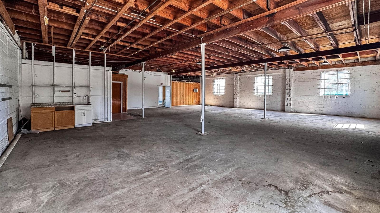 Image 18 of 40 For 415 Angle Road