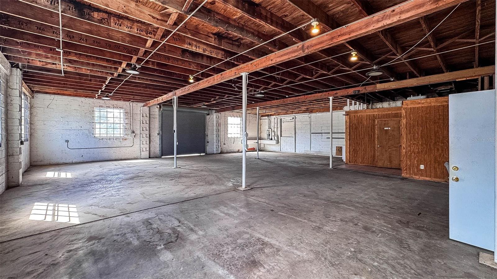 Image 19 of 40 For 415 Angle Road