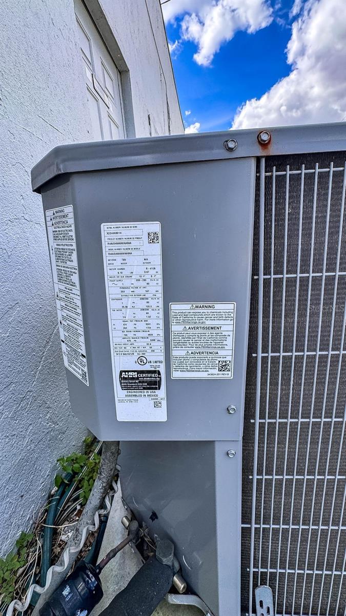 Image 21 of 40 For 415 Angle Road