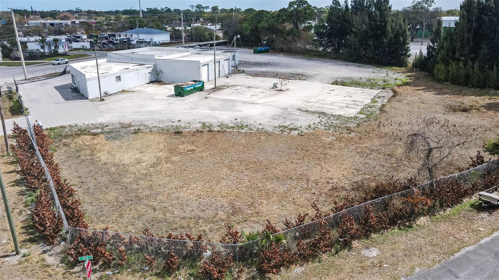 Image 23 of 40 For 415 Angle Road