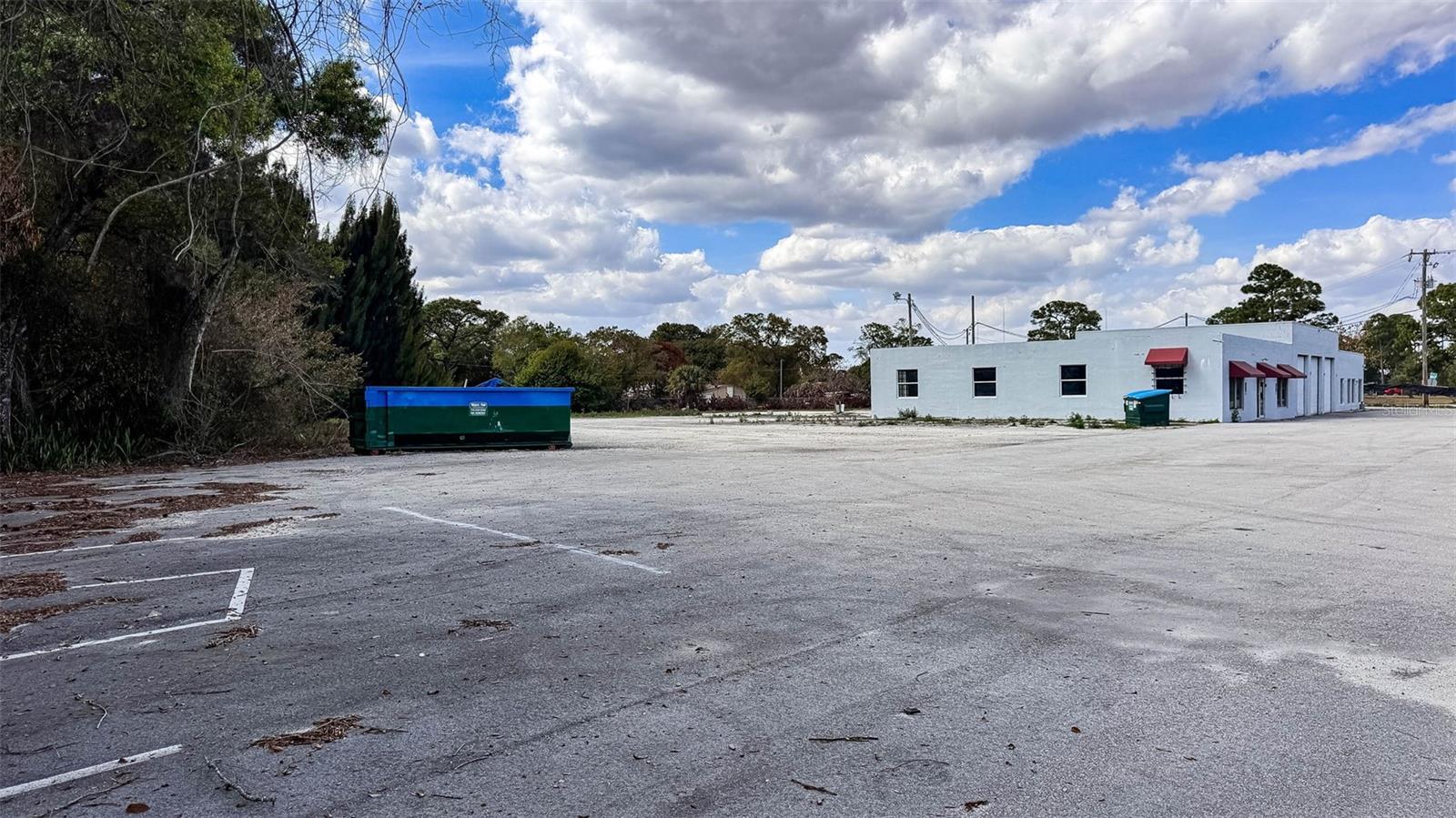 Image 26 of 40 For 415 Angle Road