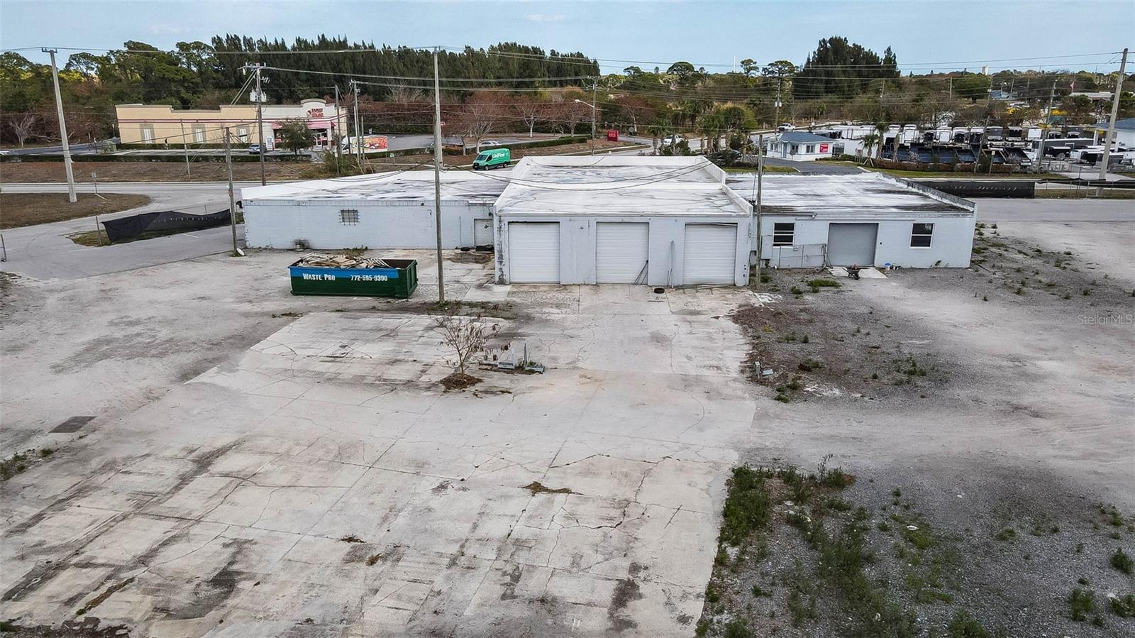 Image 29 of 40 For 415 Angle Road