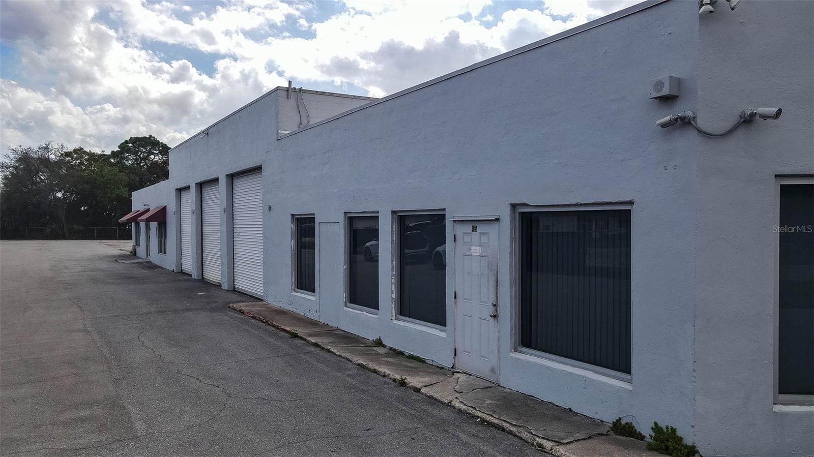 Image 3 of 40 For 415 Angle Road