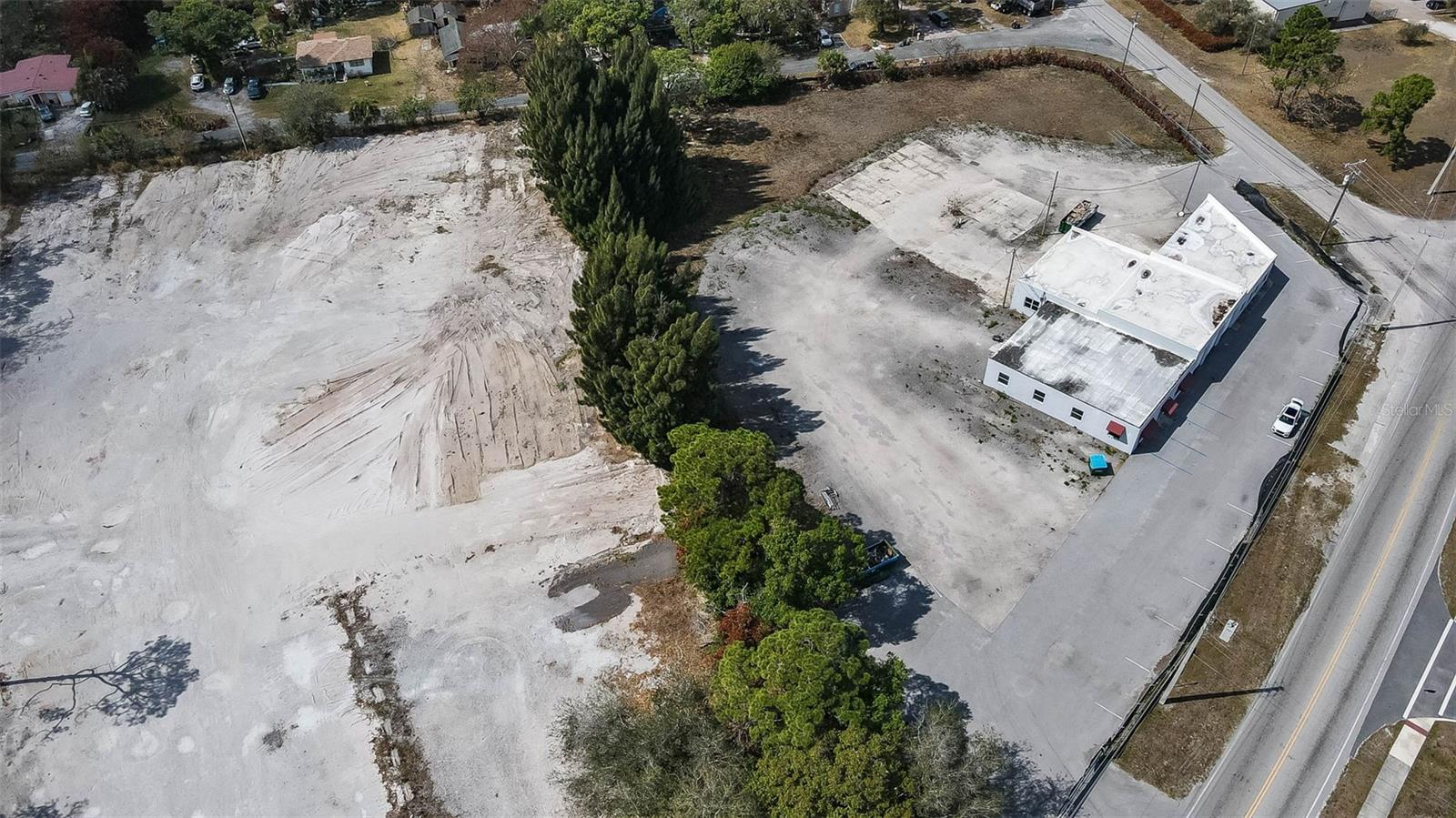 Image 31 of 40 For 415 Angle Road