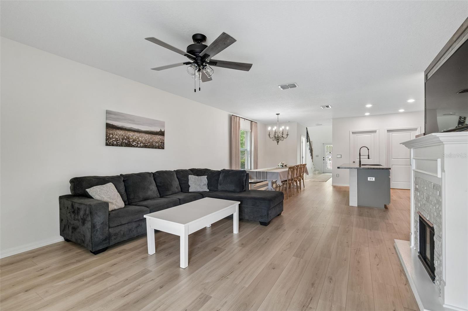 Image 14 of 49 For 4901 Grist Mill Court