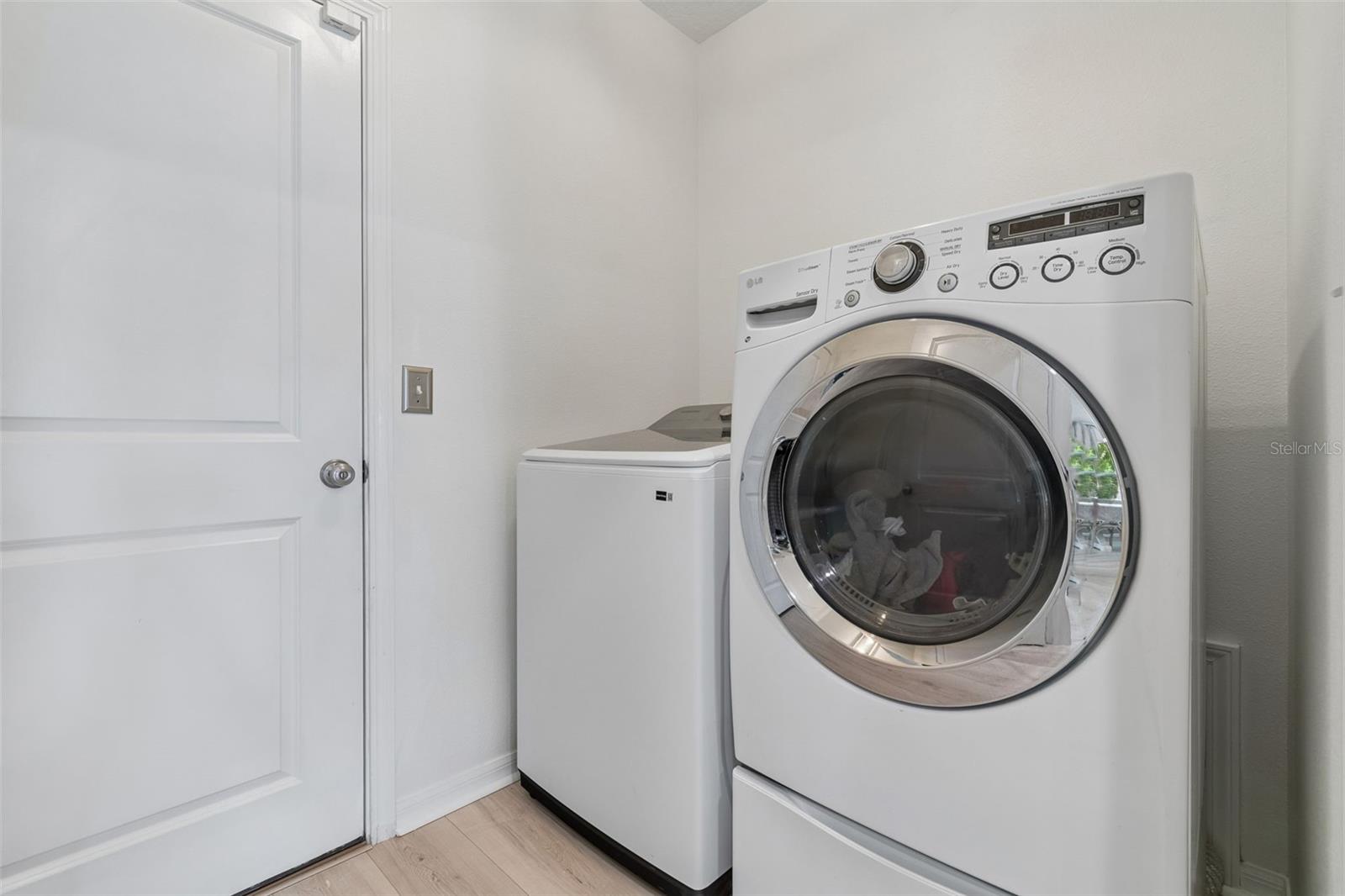 Image 16 of 49 For 4901 Grist Mill Court