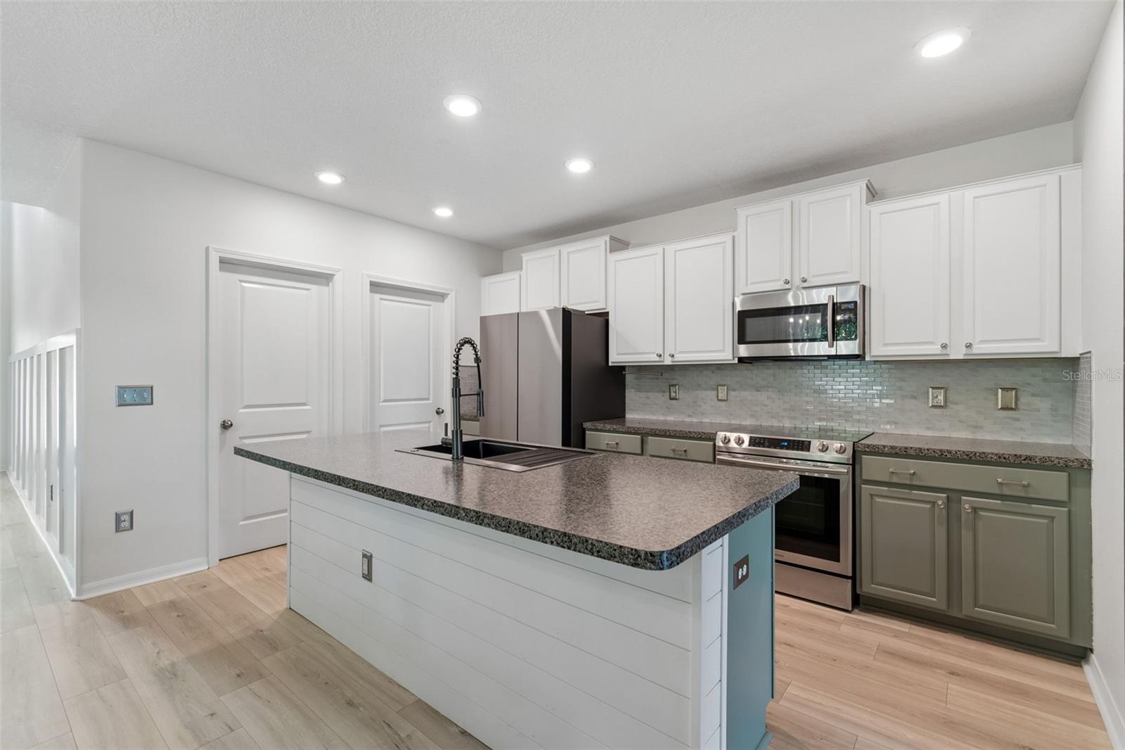 Image 6 of 49 For 4901 Grist Mill Court