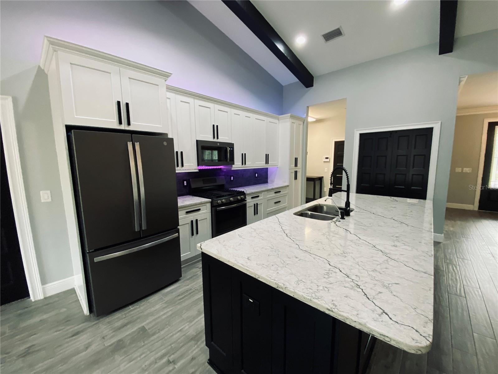 Image 15 of 51 For 11802 Shadow Run Boulevard