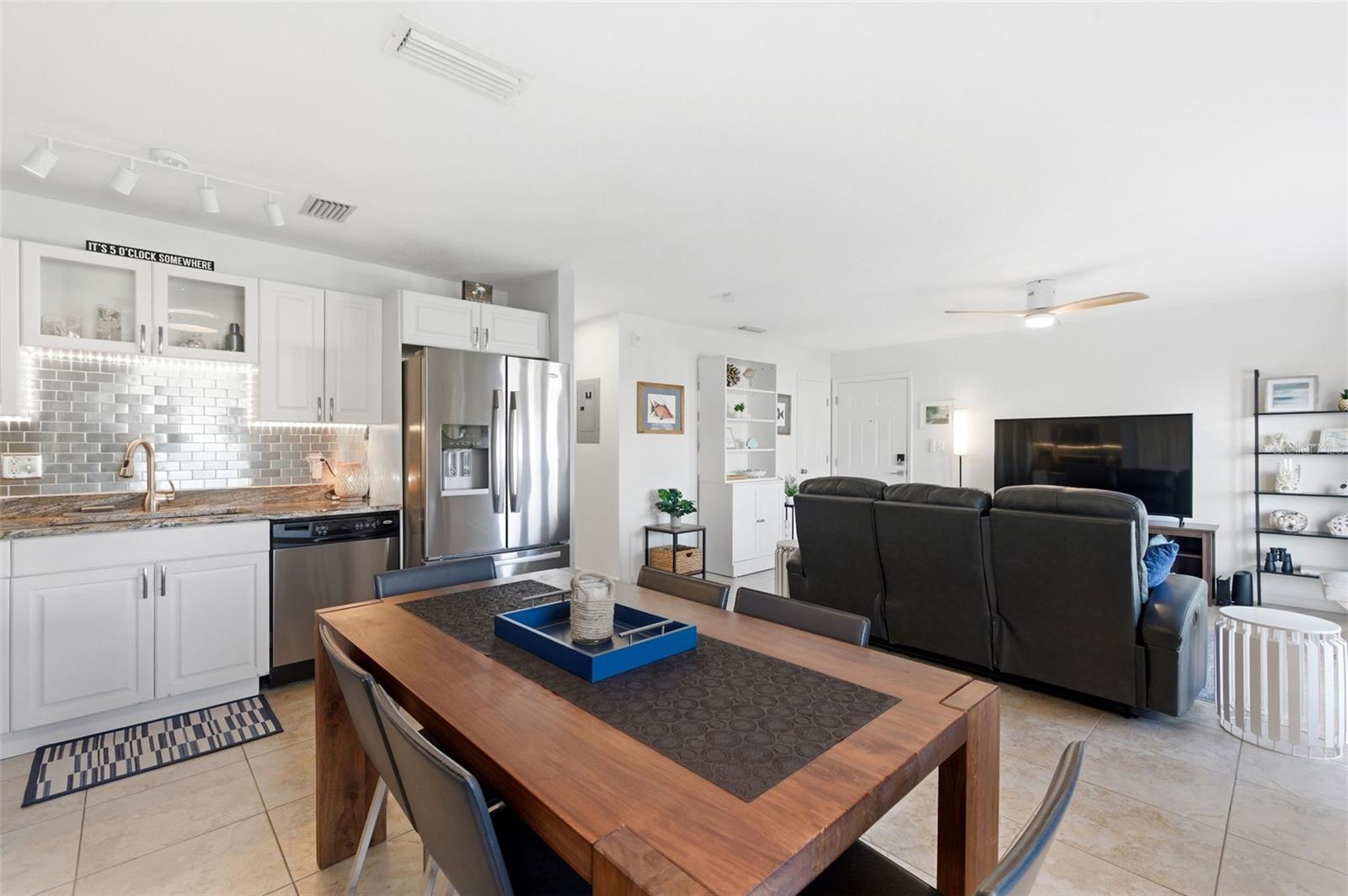 Image 11 of 66 For 5174 Beach Drive Se D