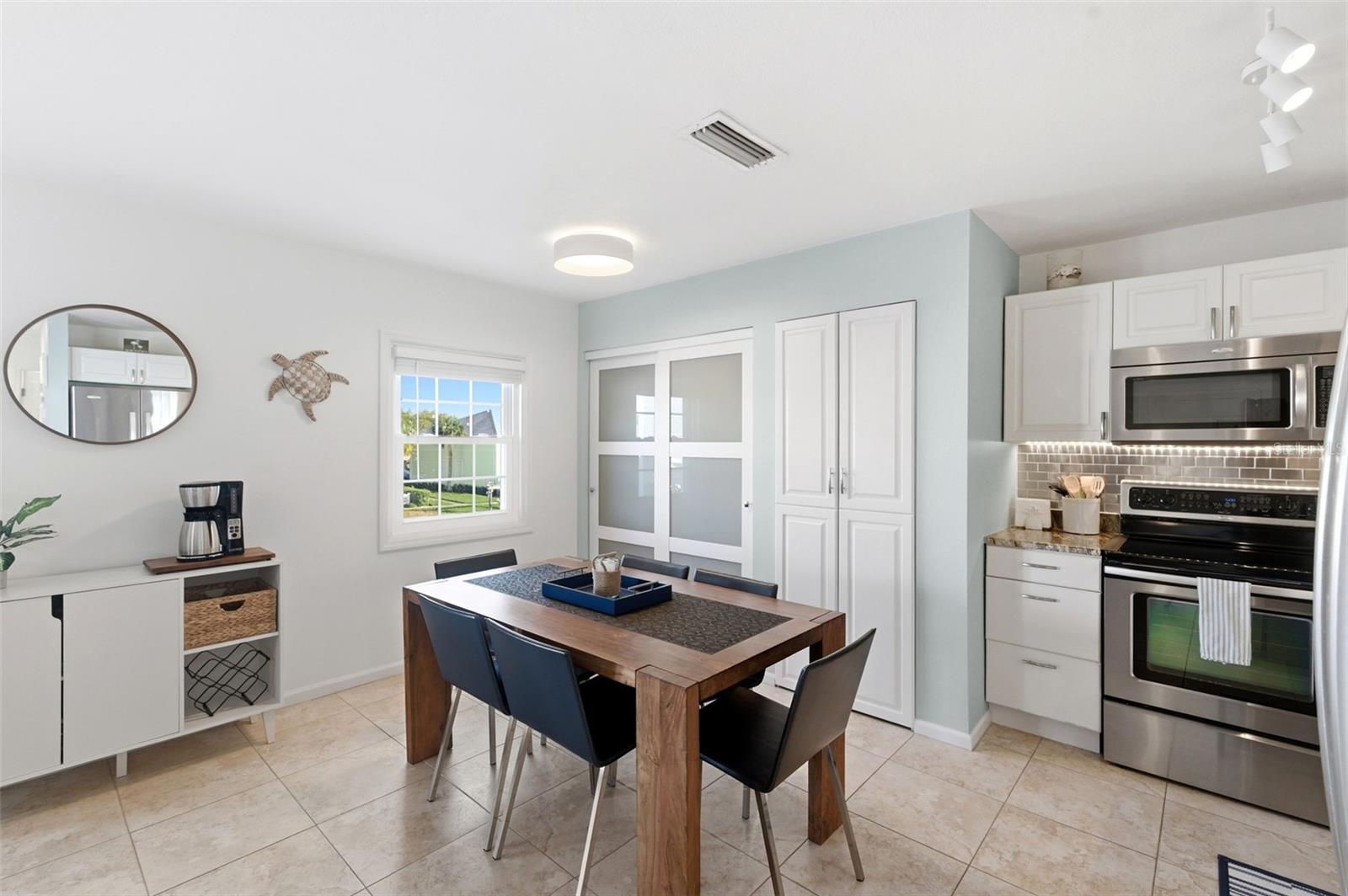 Image 13 of 66 For 5174 Beach Drive Se D