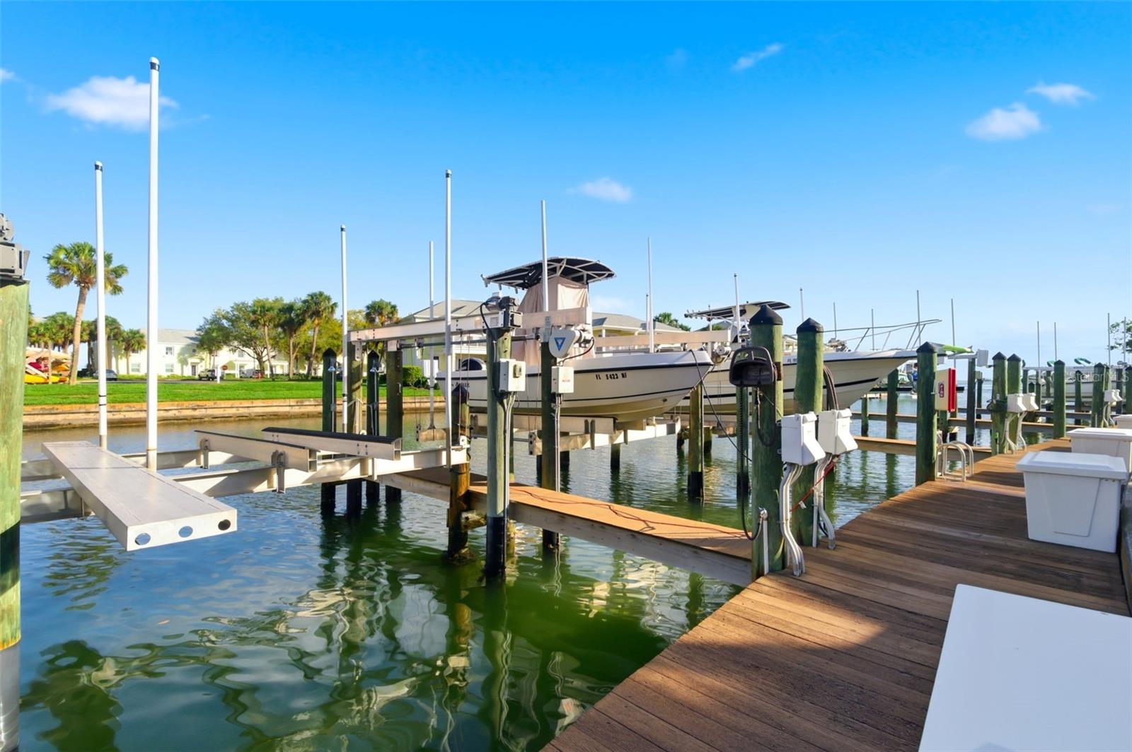 Image 33 of 66 For 5174 Beach Drive Se D