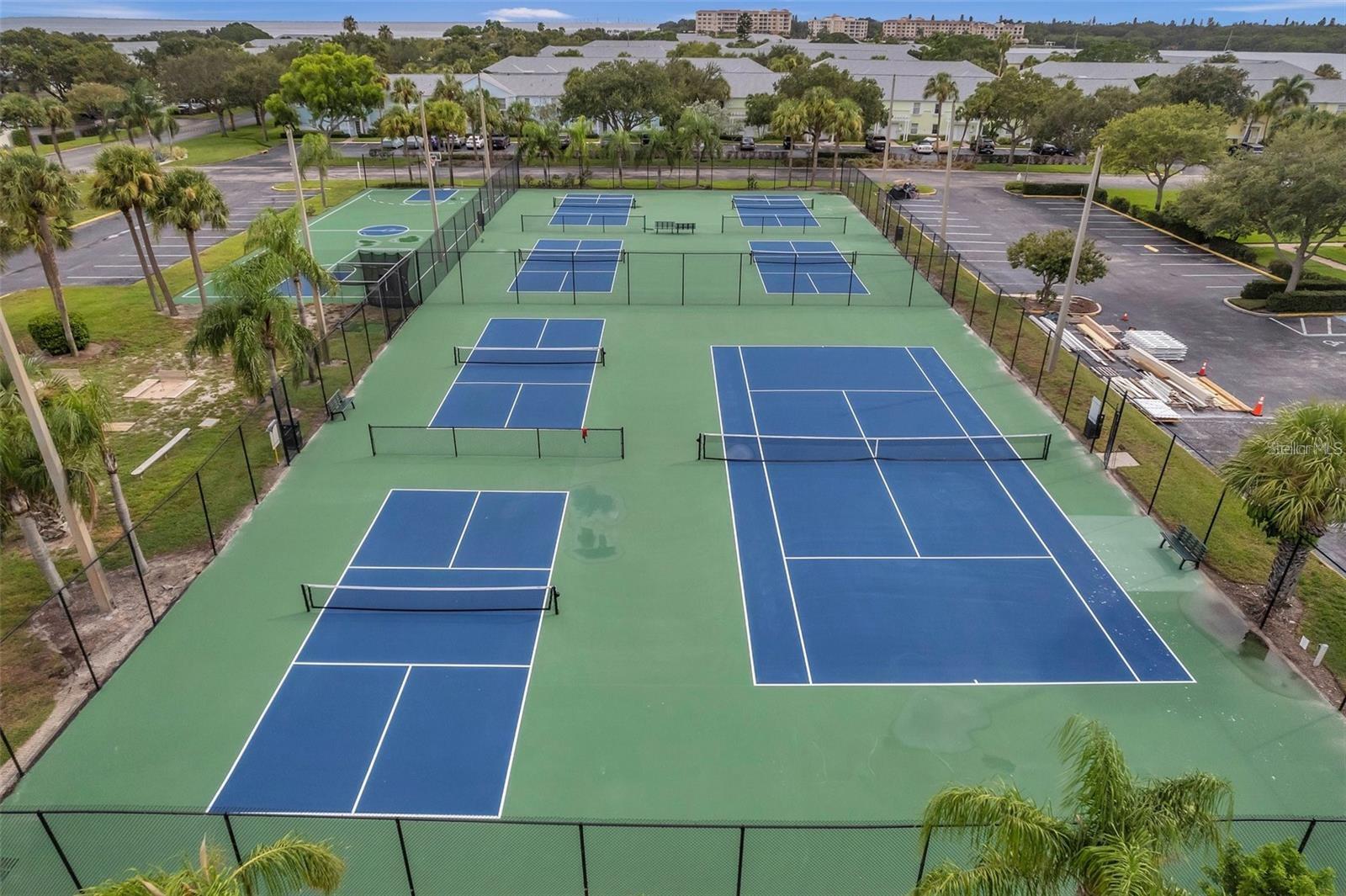 Image 62 of 66 For 5174 Beach Drive Se D