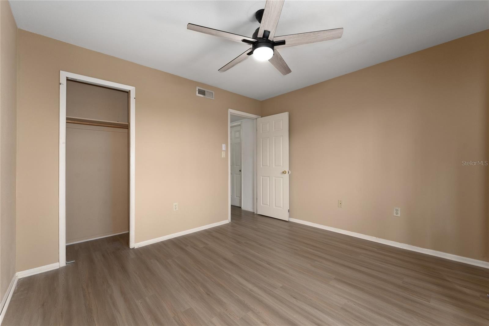 Image 18 of 22 For 1918 Conway Road 9